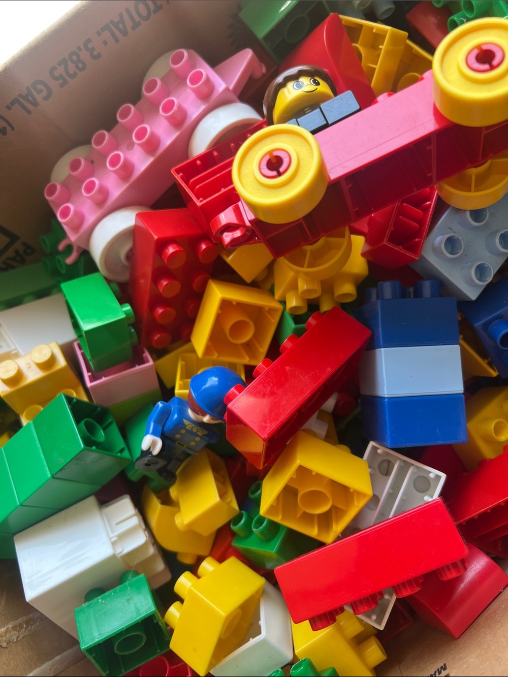 Retro  Building Block Toy Set for Kids - Red, Yellow, Blue, Green, Pink, White